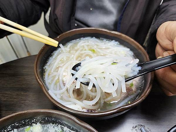 食話食說285：新北美食！新富生鮮急凍魚舖，自家漁船捕撈現流