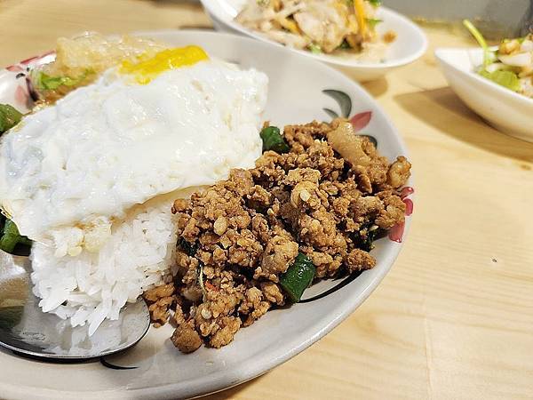 食話食說292：基隆美食！泰機車泰式料理，平價泰式料理，仁愛