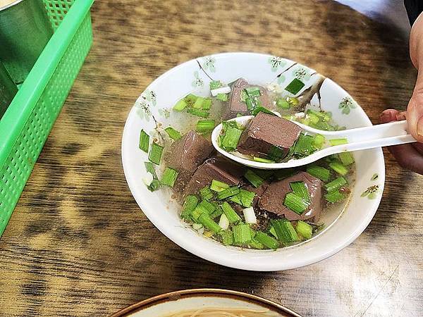 食話食說298：基隆美食！阿根臭豆腐，武嶺街商圈美食，情人湖