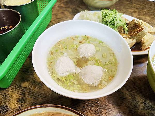 食話食說298：基隆美食！阿根臭豆腐，武嶺街商圈美食，情人湖