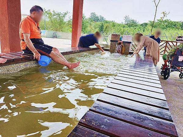 遊來遊去126：新北景點！大鵬足湯公園，最新萬里免費泡腳池，