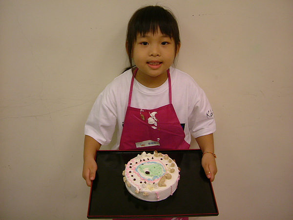 Zoe & Cake.JPG