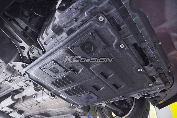 Suzuki SX4 安裝 KCDesign 下護板_10.jpg