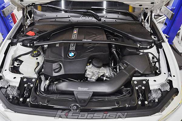 BMW F22 15年式 M235i 安裝 KCDesign 引擎室拉桿、升級前後防傾桿_001.jpg BMW F22 15年式 M235i 安裝 KCDesign 引擎室拉桿、升級前後防傾桿_001.jpg