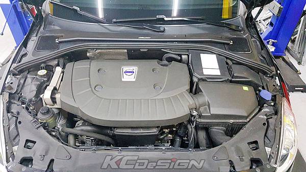 Volvo V60 D4 安裝 KCDesign 引擎室拉桿、全車結構桿、後防傾桿_011.jpg