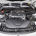 BMW F31 320 Lci  安裝 KCDesign B48 引擎室拉桿_004.jpg
