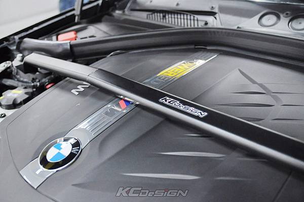 BMW F87 M2 安裝 KCDesign 引擎室拉桿_010.jpg