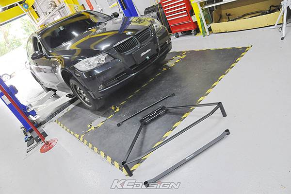 BMW E90 320i 升級 KCDesign 全車底盤結構桿(三件式)_002.jpg