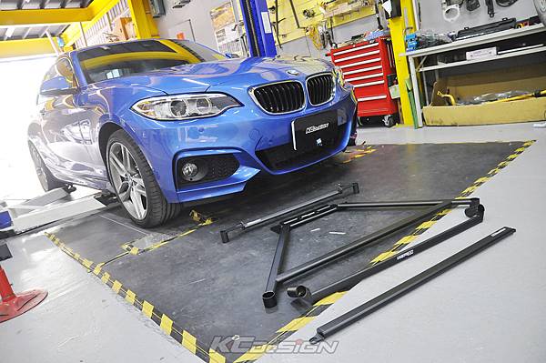 BMW F22 220i 16Y 升級 KCDesign 底盤北件式拉桿_003.jpg