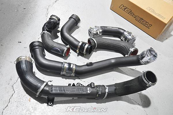 Volvo V60 Polestar 18年式 安裝 KCDesign 前後4點式結構桿、後防傾桿、T6 鋁合金渦輪管_027.jpg Volvo V60 Polestar 18年式 安裝 KCDesign 前後4點式結構桿、後防傾桿、T6 鋁合金渦輪管_027.jpg