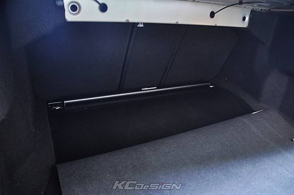 M-Benz C43 測試 KCDesign 引擎拉桿、前下4點、後下4點式結構桿(2板和3板)、後下二點式結構桿、後上拉桿_017.jpg M-Benz C43 測試 KCDesign 引擎拉桿、前下4點、後下4點式結構桿(2板和3板)、後下二點式結構桿、後上拉桿_017.jpg