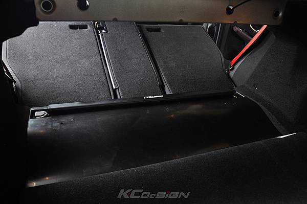 M-Benz C43 測試 KCDesign 引擎拉桿、前下4點、後下4點式結構桿(2板和3板)、後下二點式結構桿、後上拉桿_024.jpg M-Benz C43 測試 KCDesign 引擎拉桿、前下4點、後下4點式結構桿(2板和3板)、後下二點式結構桿、後上拉桿_024.jpg