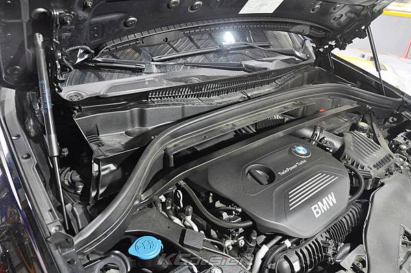 BMW F48 X1 安裝 KCDesign 引擎室拉桿、後行李箱拉桿_012.jpg