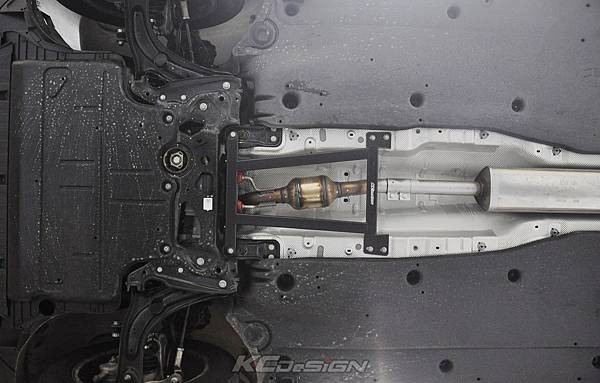 Skoda Kodiaq 1.4 安裝 KCDesign 底盤三件結構桿、後防傾桿_008.jpg