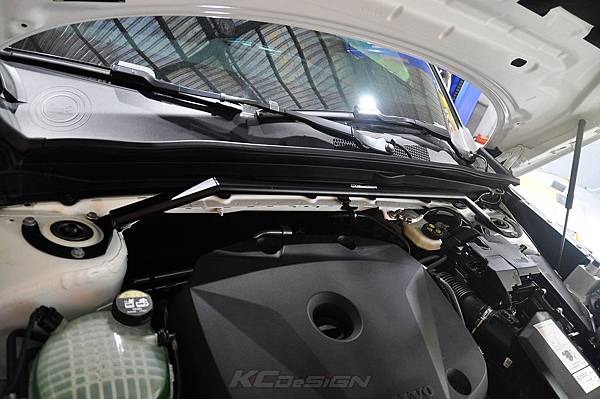 Volvo XC40 T5RD 安裝 KCDesign 底盤三件式結構桿_003.jpg