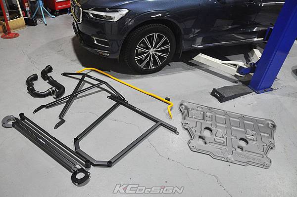 Volvo XC60 T6i 安裝 KCDesign 全套底盤結構桿、鋁合金渦輪管、後防傾桿、鋁合金下護板_002.jpg