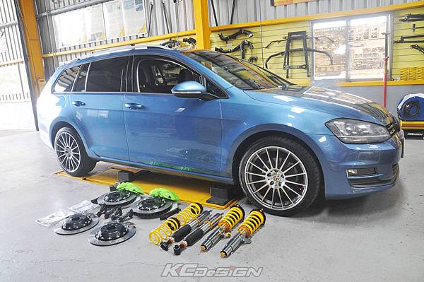 VW Golf 7 Variant 安裝 KCDesign 超大北+350mm 後350mm 加大碟、倒插式避震器_002.jpg
