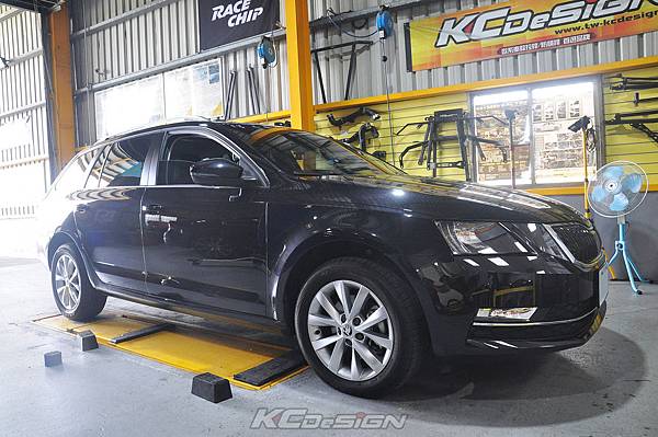 Skoda Octavia MK3.5 1.0 升級 KCDesign 前後4點式拉桿_007.jpg