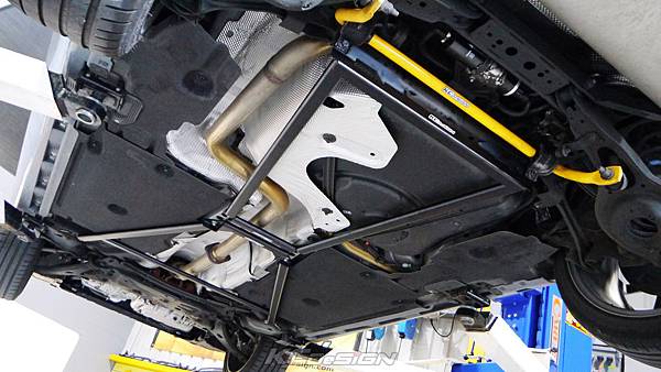 Volvo V40 D4 安裝 KCDesign 前後4點式拉桿、鋁合金渦輪管_026.jpg