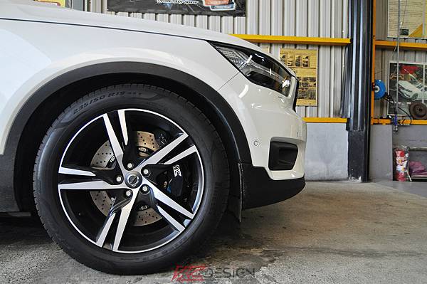 Volvo XC40 T5R 升級 KCDesign V2避震、前六370mm後370mm加大碟、渦輪管、後卡鉗烤漆_046.jpg
