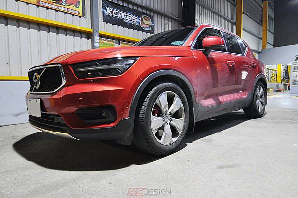 Volvo XC40 T4R 升級 KCDesign SM6F 魔幻紅+354mm、後354mm加大碟組+V2倒插避震器_084.jpg