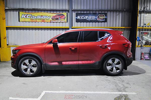 Volvo XC40 T4R 升級 KCDesign SM6F 魔幻紅+354mm、後354mm加大碟組+V2倒插避震器_082.jpg