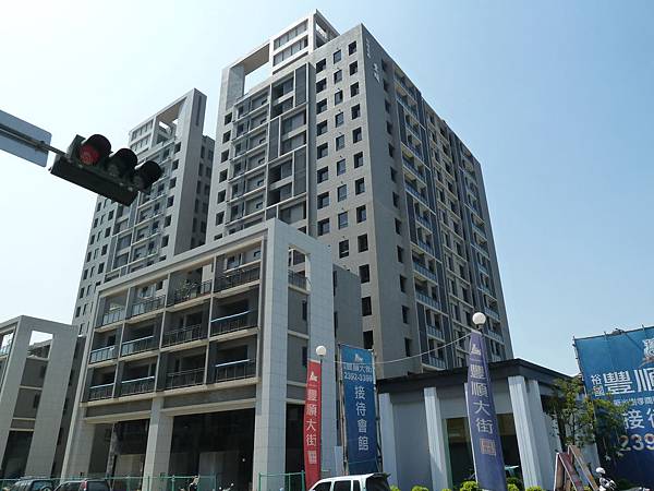 裕國豐展 立即查看每坪平均單價 更多詳細社區大樓資訊