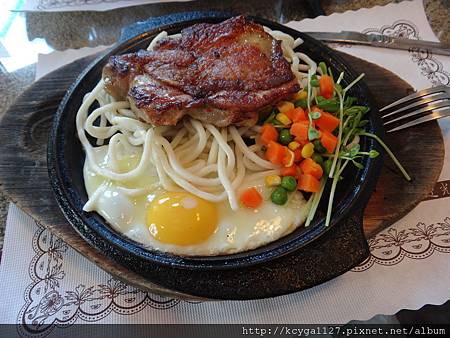 石頭屋牛排館