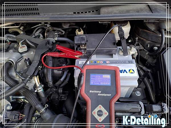 TOYOTA豐田2019年12代Altis電瓶更換後進行發電機日間電力負載檢測顯示電壓為13.85伏特.jpg