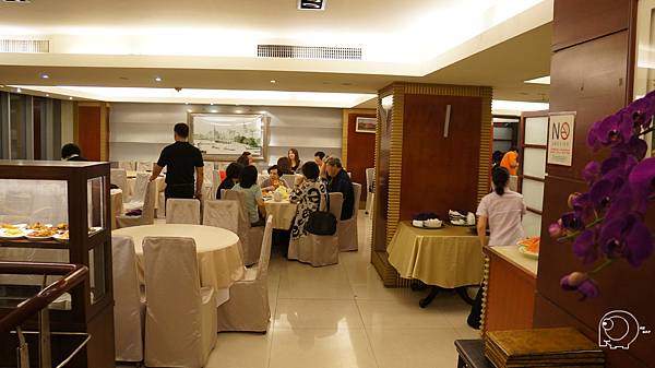 後來的用餐客人