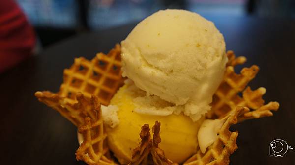 檸檬及百香果口味冰淇淋