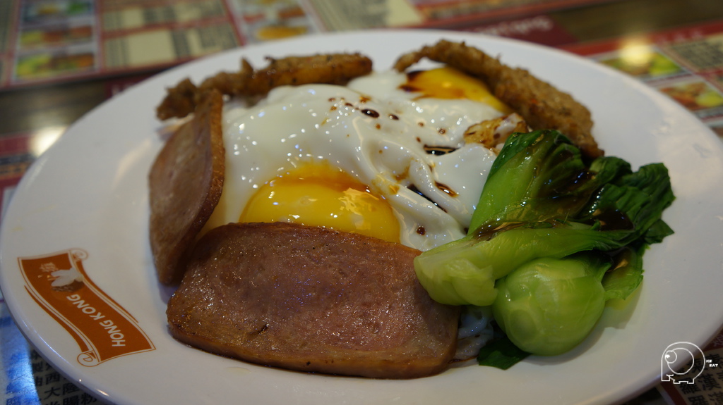 豬扒餐肉煎蛋飯