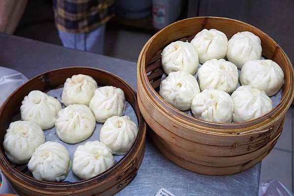 找不到的好吃小籠包原來是搬家了呀 順記手工小籠包 捷運明德站 文林北路 接力吃下去