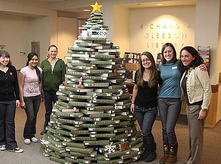 book-holiday-tree-3