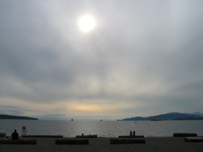 June 08~English Bay。天氣陰。