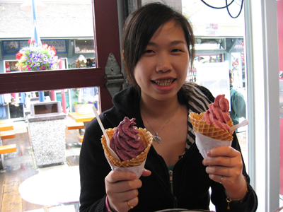 June 16~ Steveston, again. Ice cream, again...漲啥價阿還不夠貴喔！