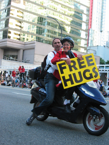 Canada Day Parade~Free Hug! Canada Day Parade~Free Hug!