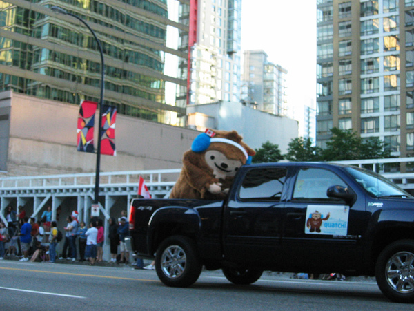 Canada Day Parade~我超愛這隻的啦! Canada Day Parade~我超愛這隻的啦!