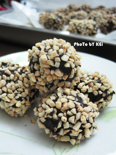 Cranberry Chocolate Truffles.jpg Cranberry Chocolate Truffles.jpg