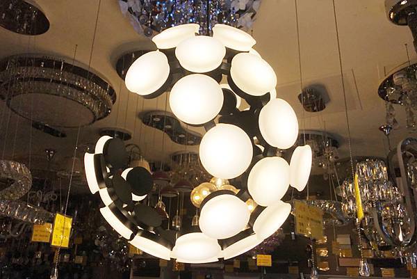 裝潢設計 燈王的店 全國最大燈具 吊扇 照明批發聯合展示中心 在地耕耘數十載 專業品質讓人眼睛一亮 宸語kelly 痞客邦