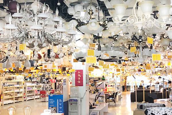 裝潢設計 燈王的店 全國最大燈具 吊扇 照明批發聯合展示中心 在地耕耘數十載 專業品質讓人眼睛一亮 宸語kelly 痞客邦