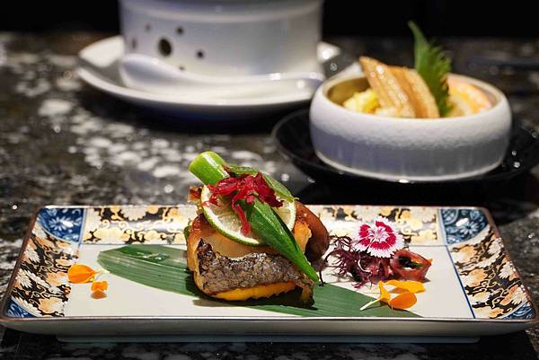 【純分享轉載】高雄無菜單料理推薦｜覓奇頂級日本料理，海膽刺身