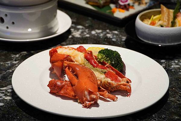 【純分享轉載】高雄無菜單料理推薦｜覓奇頂級日本料理，海膽刺身