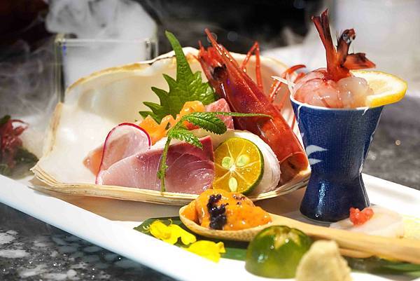 【純分享轉載】高雄無菜單料理推薦｜覓奇頂級日本料理，海膽刺身
