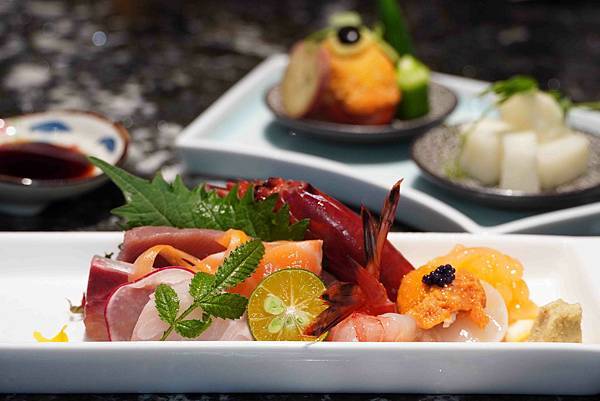 【純分享轉載】高雄無菜單料理推薦｜覓奇頂級日本料理，海膽刺身