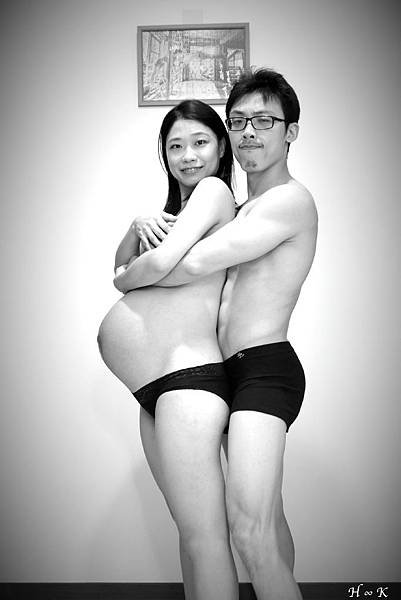 pregnant photo-blackwhite.jpg
