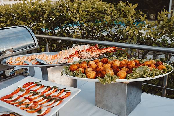 如何在婚禮與活動中佈置出最完美的氛圍：外燴服務的選擇與規劃