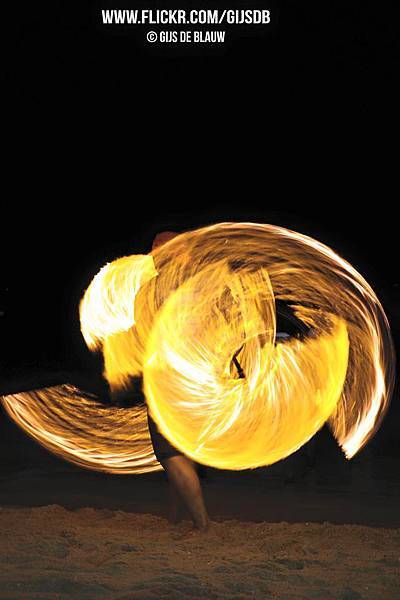 fire show-yin yang-4.jpg