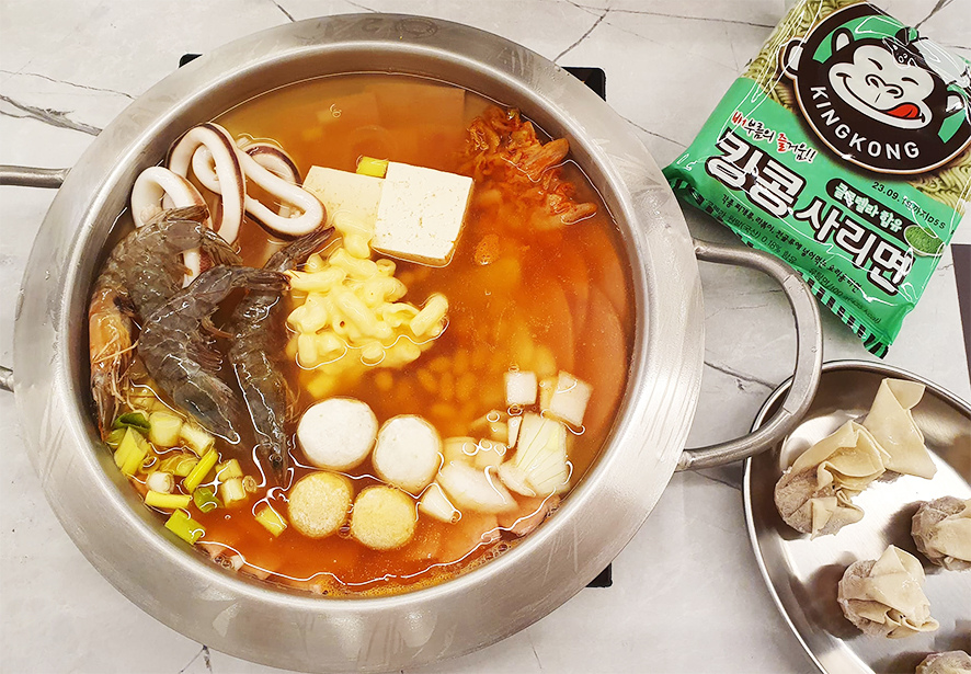 [台北中山國中站] 來自韓國真的韓國部隊鍋專賣店 | 金剛部