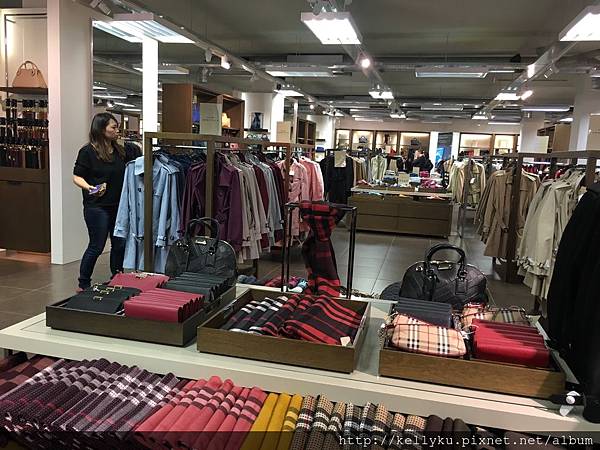 burberry premium outlet